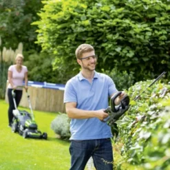 LUX 20V Heggenschaar + 2,0Ah Accu + Lader -Gardena Verkoopwinkel 123 3228