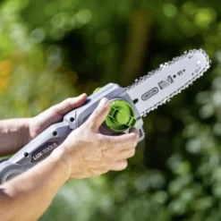 LUX 20V Telescopische Heggenschaar/kettingzaag (zonder Accu) 28 LUX 20V Telescopische Heggenschaar/kettingzaag (zonder Accu) -Gardena Verkoopwinkel 123 3249