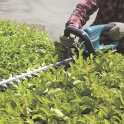 Makita Elektrische Heggenschaar UH5570 7 Makita Elektrische Heggenschaar UH5570 -Gardena Verkoopwinkel 123 3788