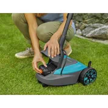 Gardena 18V Grasmaaier HandyMower 22cm Incl. 2,5Ah Accu + Lader 8 Gardena 18V Grasmaaier HandyMower 22cm Incl. 2,5Ah Accu + Lader - Afbeelding 8