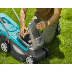 Gardena 2x18V Grasmaaier 32cm Powermax 32/36V (Incl 2 Accu's 2.5Ah + Oplader) 14 Gardena 2x18V Grasmaaier 32cm Powermax 32/36V (Incl 2 Accu's 2.5Ah + Oplader) -Gardena Verkoopwinkel 123 4017